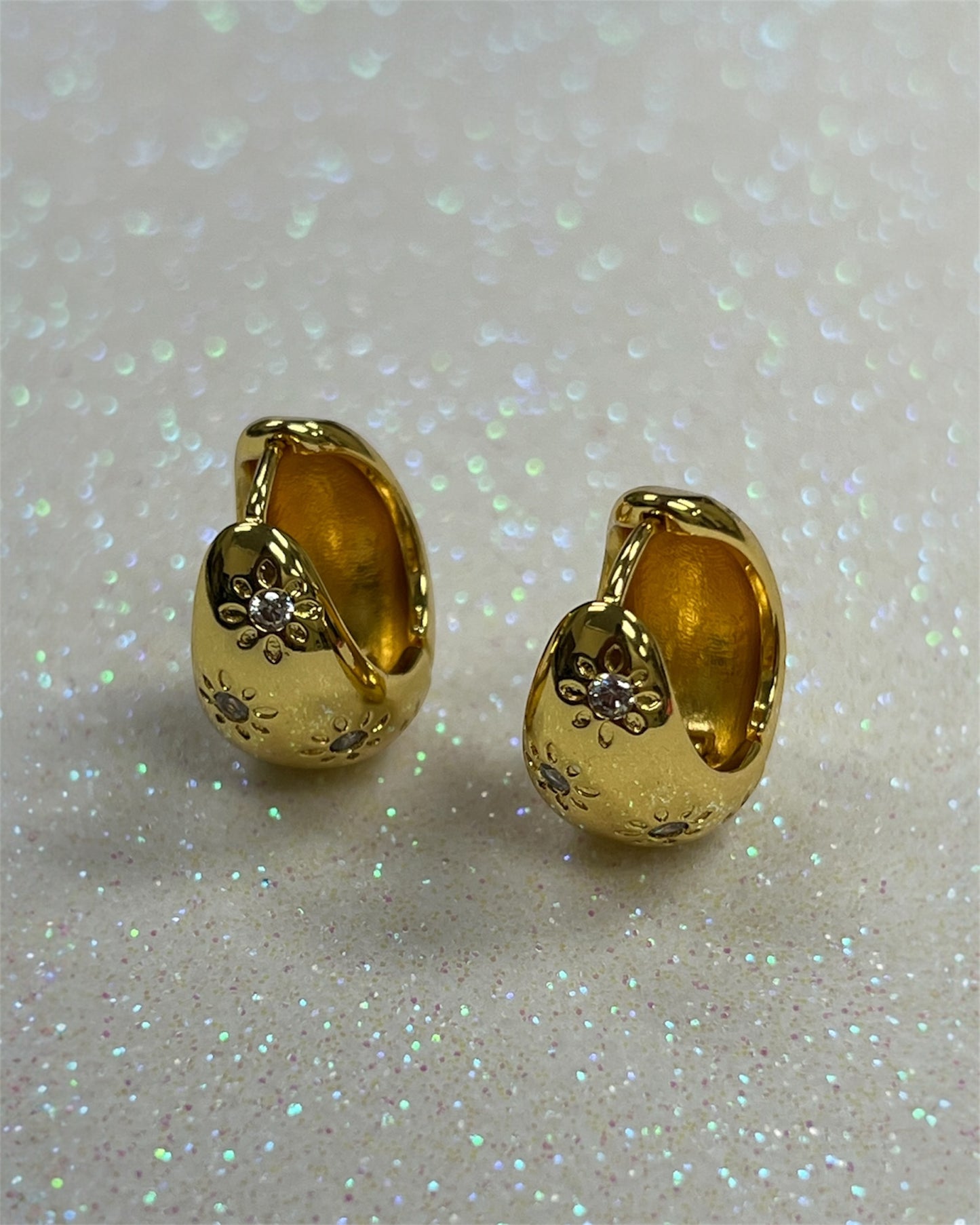 B105 - Argollas doradas