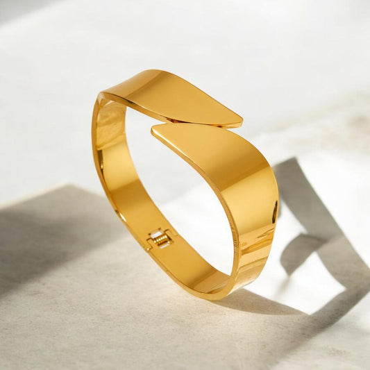 PULSERA DORADA P005